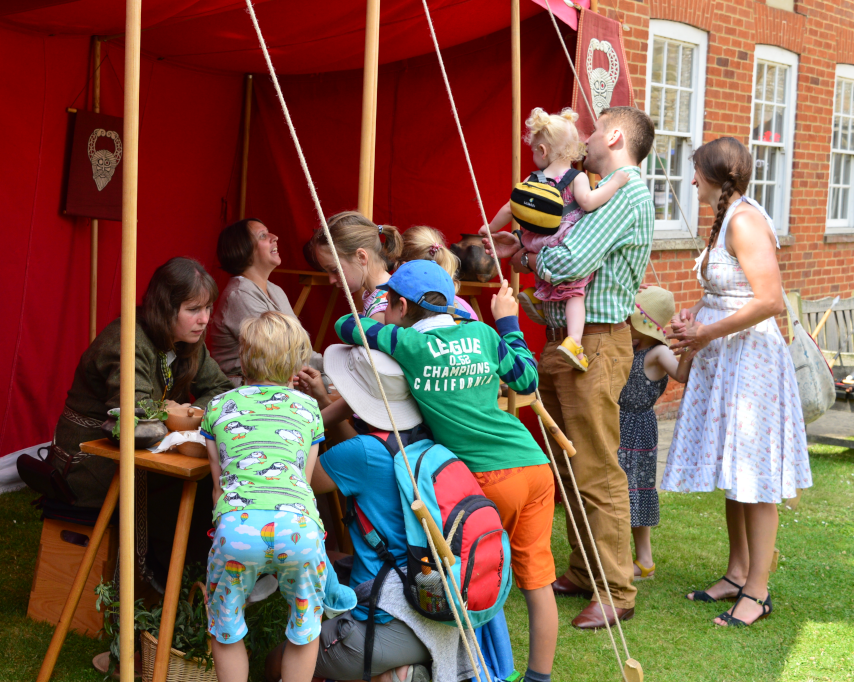 A visit from some families | &copy;E. Haynes 2019