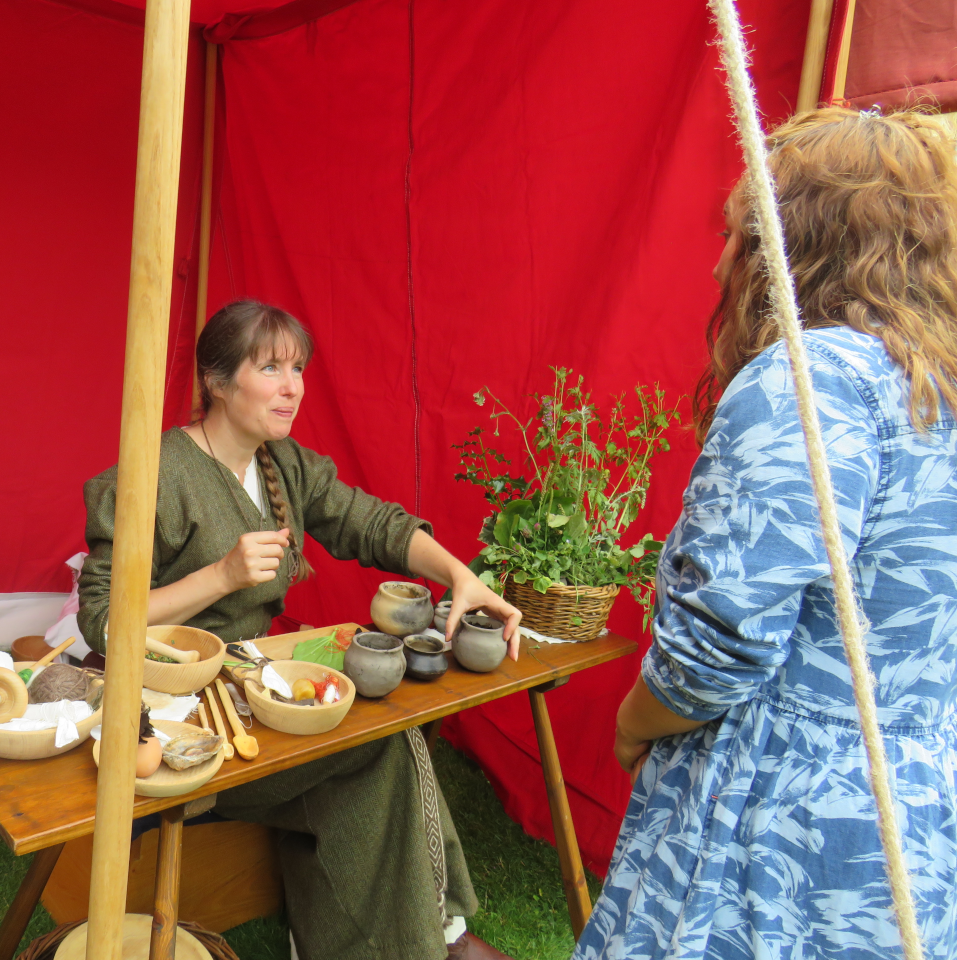 Discussing Medicines with Visitors | &copy;P. Szypa 2022