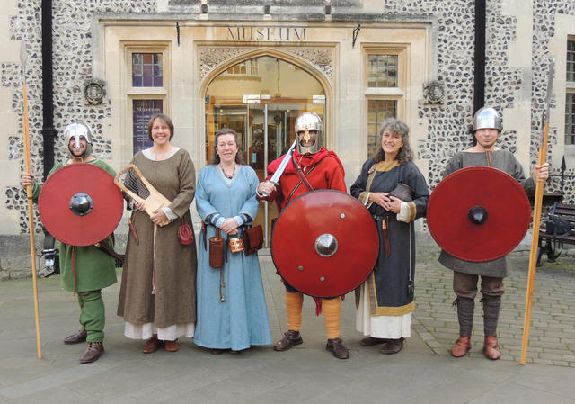 Early Medieval costume | ©R.Iles 2017