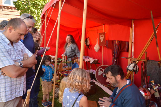 Meeting the Public | ©E. Haynes 2017