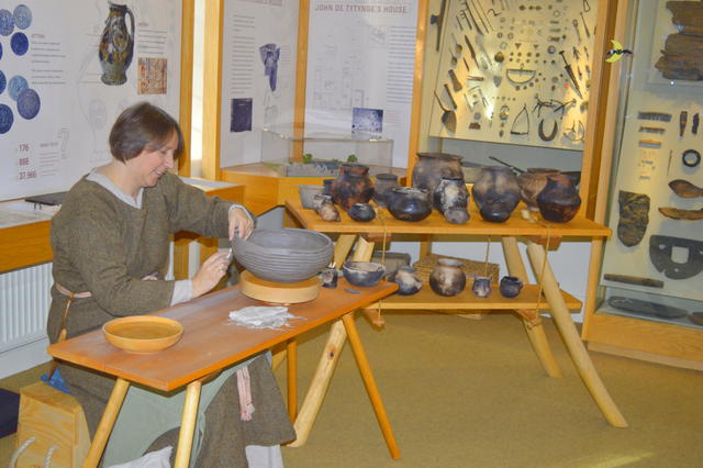 Hands on learning - Ymma with some of the results from our Anglo-Saxon Pottery Workshops. | ©E.Haynes 2017